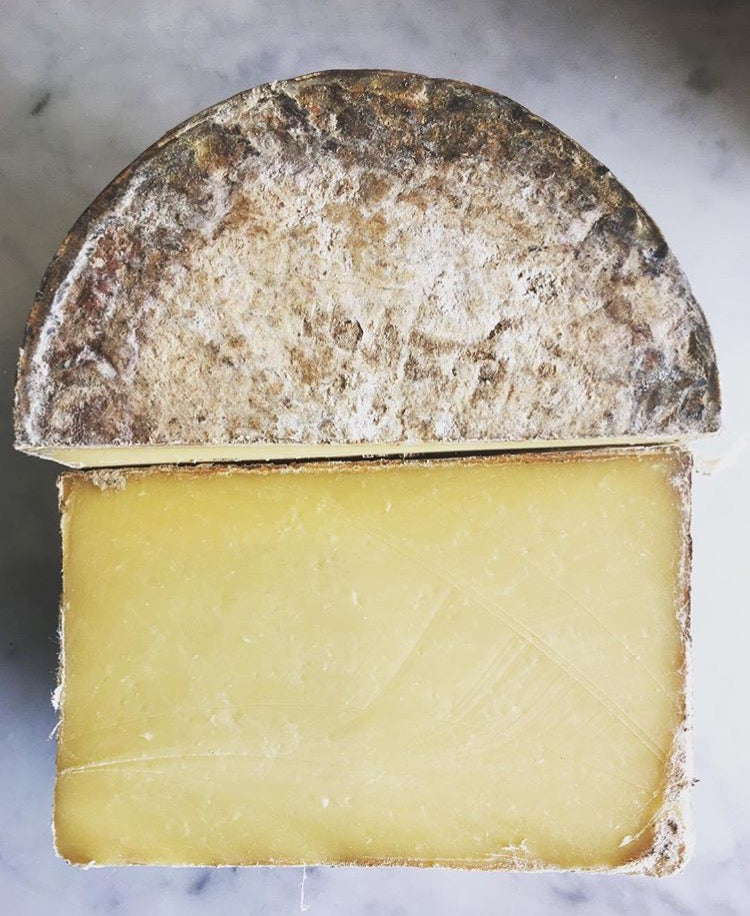 Bay of Fires Clothbound Cheddar